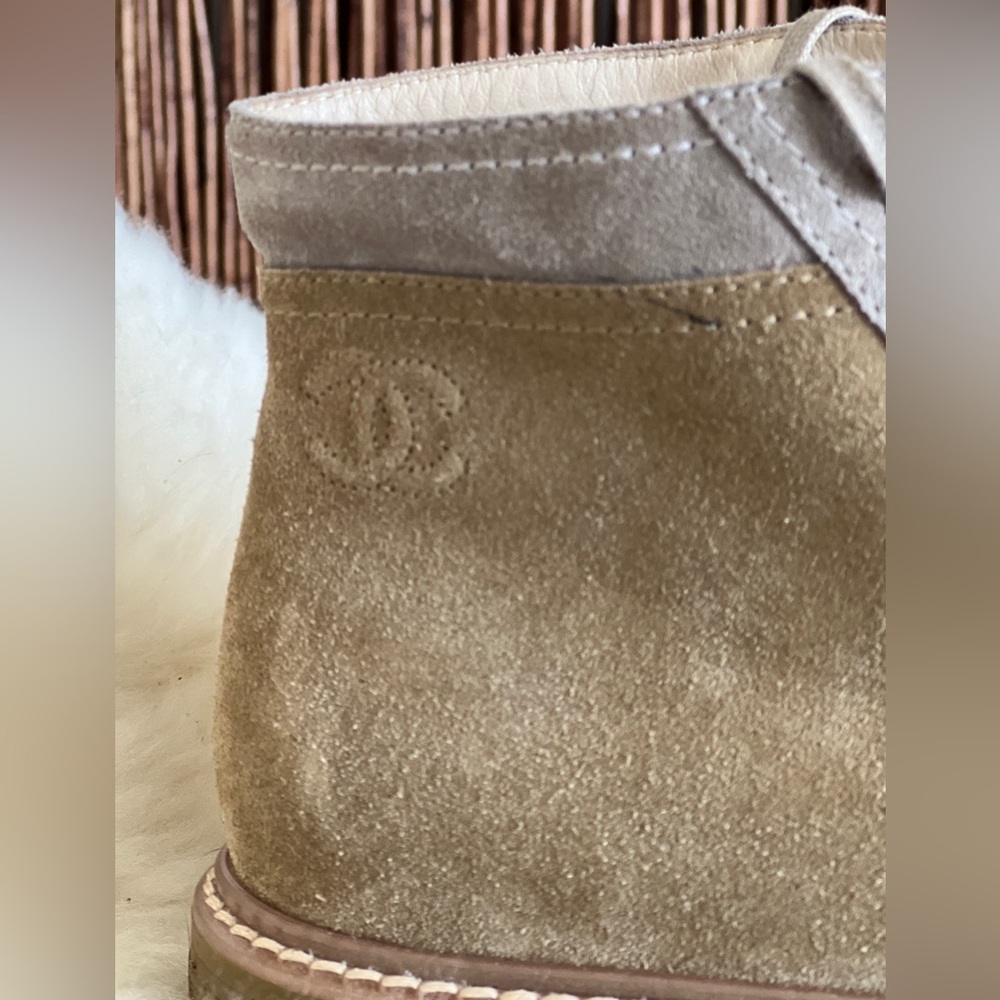 Chanel interlocking logo suede lace up boots. - Picture 3 of 8